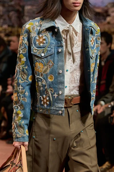 Look 9